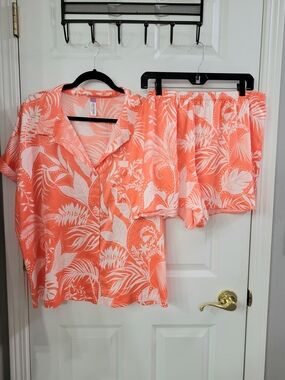 Lilac & London Women's Coral Tropical Print Short Pajama Set